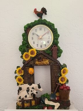 Rustic Farmhouse Rooster Clock